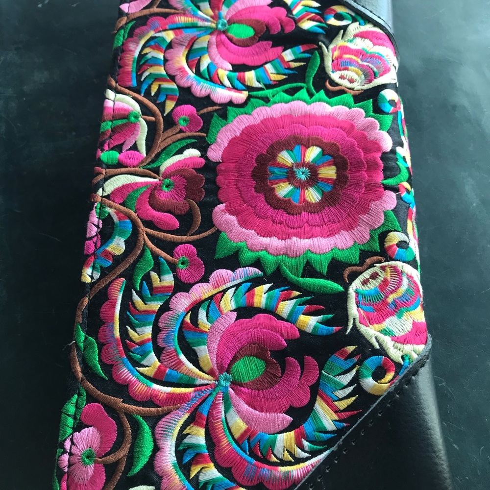 Embroidered Clutch - Picture 9 of 10